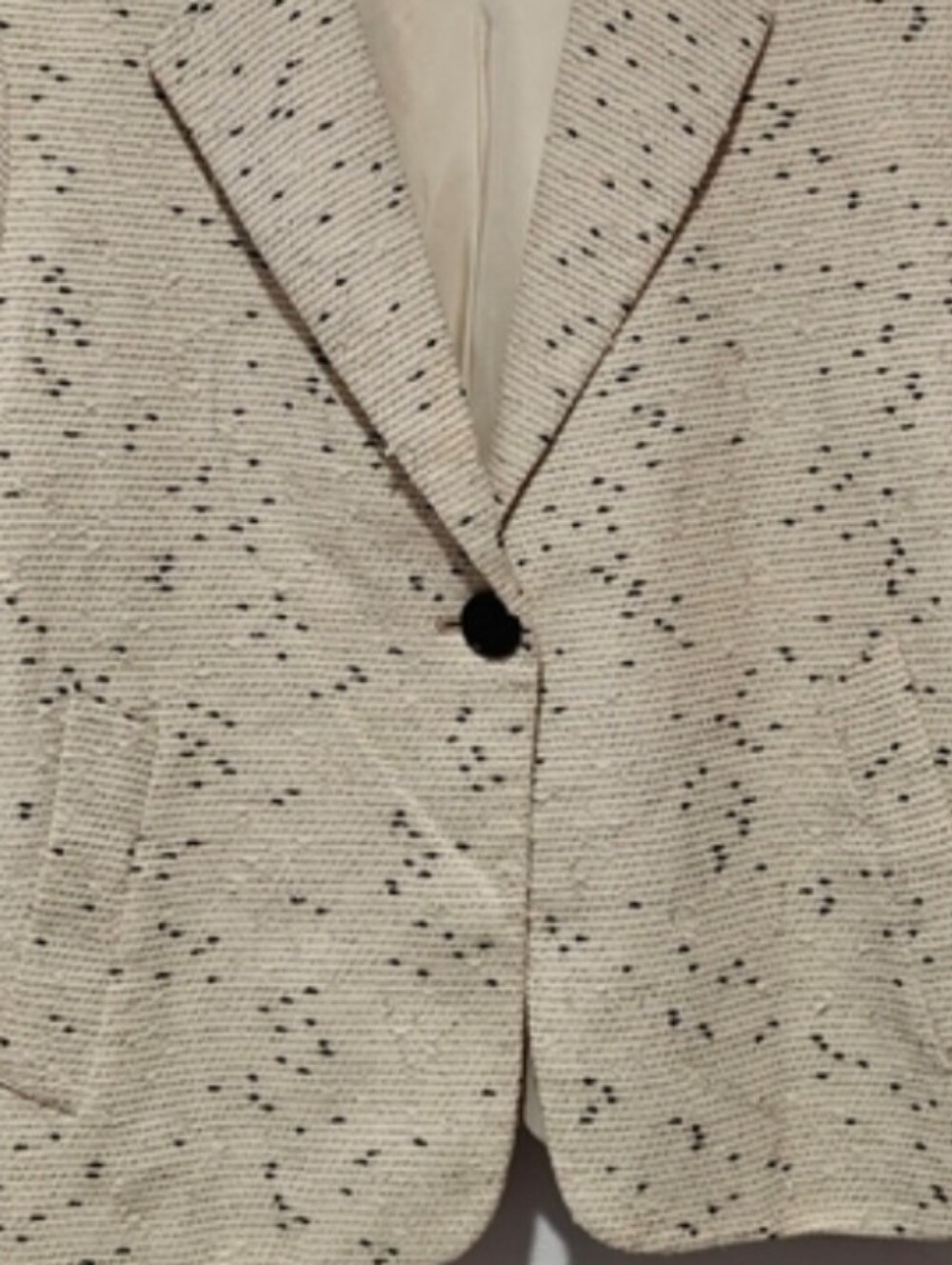 Size 8 Single Button White Cream With Black Detail